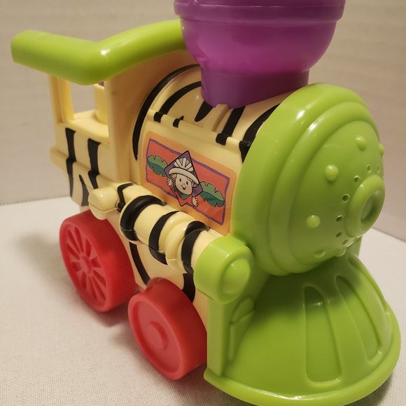 FISHER PRICE LITTLE PEOPLE SAFARI TRAIN ENGINE - PLAYS A MUSICAL TUNE - TESTED - Picture 2 of 16